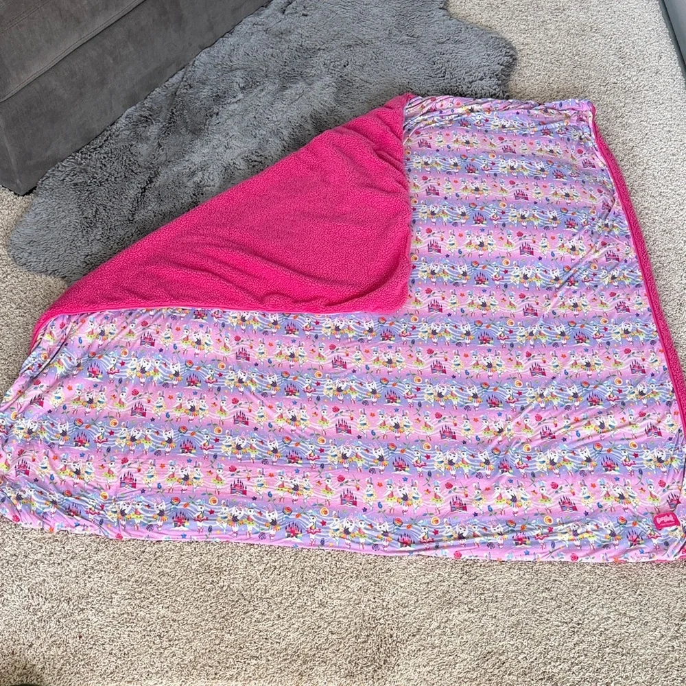 Posh Peanut Lisa Frank Lux Plush Patoo Blanket - Picture 3 of 5